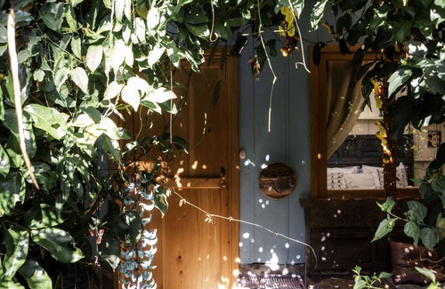 Tzununa Cabina | Riverside Cabin at Casa Curativa