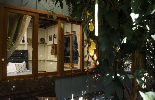 Tzununa Cabina | Riverside Cabin at Casa Curativa