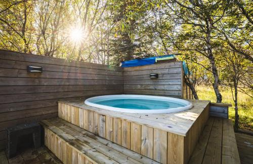 Blaskogabyggd Casa | Riverside Cabin - Hot Tub, Fishing and Relaxing Escape