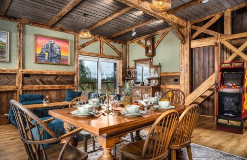 Blaskogabyggd Casa | Riverside Cabin - Hot Tub, Fishing and Relaxing Escape
