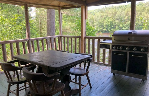 The Forks Cabina | Riverside Cabin in The Forks
