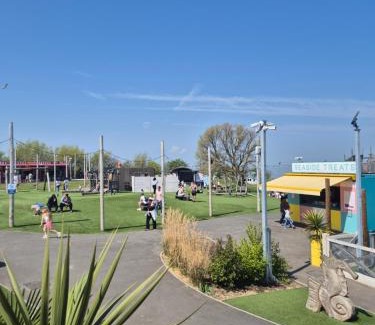 Isle of Grain Apartamento | Riverside Caravan Hire, Haven Kent Coast