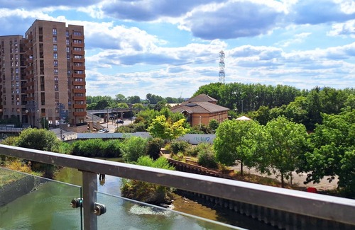 Wall End Apartamento | Riverside City Living - Family-sized 2 Bedroom Apartment