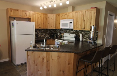 East Kootenay Casa | Riverside Condo. Perfecto para tu próxima aventura.