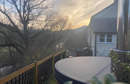Glyn-Dyfrdwy Casa | Riverside Cottage
