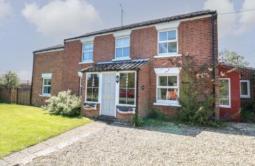 Stalham Casa | Riverside Cottage