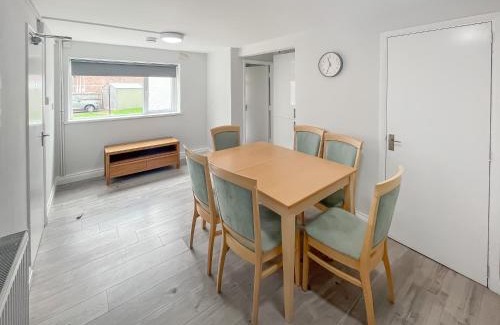 Pinchbeck Casa | Riverside Cottage