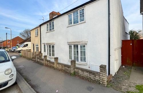 Pinchbeck Casa | Riverside Cottage