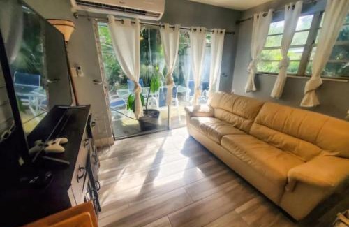 Edgewood Casa | Riverside Cottage in the City Woods