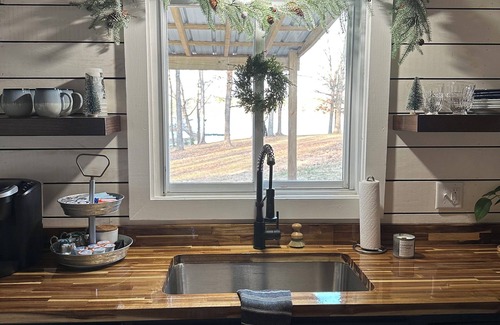 Denver Cabaña | Riverside cottage in Waverly w/boat ramp & dock. Private & peaceful. Water view