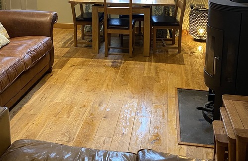 Staveley Cabaña | Riverside Cottage with bike storage - just 10 mins from Windermere