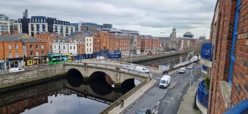 The Liberties Apartamento | Riverside Duplex Walk to Temple Bar & Guinness's