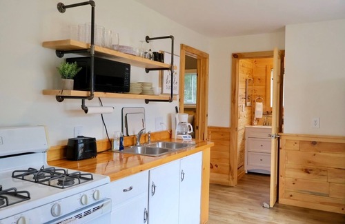 Indian River Cabina | Riverside Escape Perfect for Families & Friends