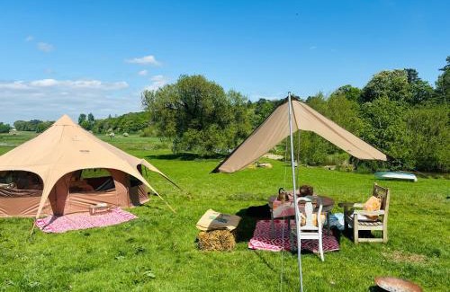 Hertford Otro | Riverside farm Yurt tent Hertford