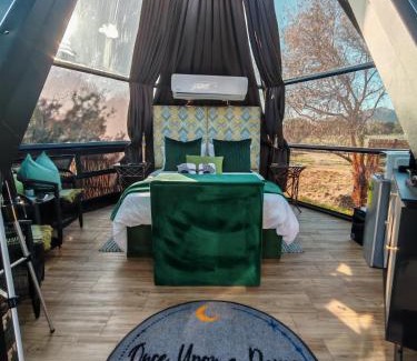 Franschhoek Otro | Riverside Glass Cabin Franschhoek