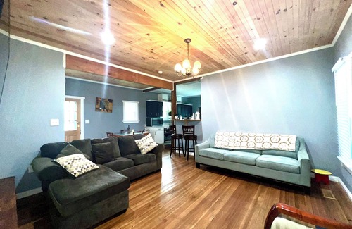 Belmont Historic District Casa | Riverside Home comfortable & cozy