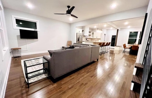 Woodfin Casa | Riverside House
