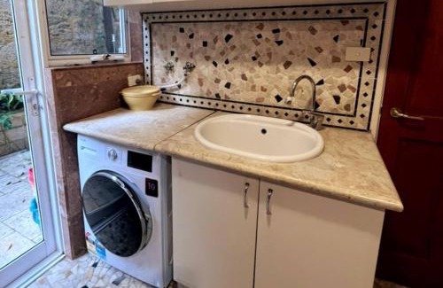 Bicton Casa | Riverside Location near water and Golf Course