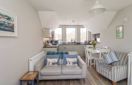 Alnmouth Cabaña | RIVERSIDE LODGE, family friendly, country holiday cottage in Alnmouth