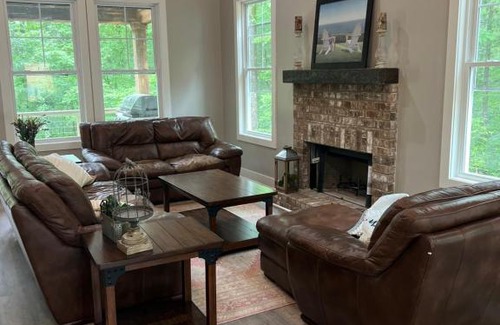 Forsyth Casa | Riverside Luxury Cabin, close to JACKSON LAKE - BRAND NEW construction on the banks of The Towaliga River