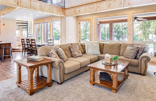 Orondo Casa | Riverside Luxury