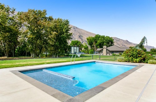 Orondo Casa | Riverside Luxury