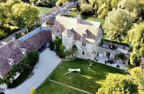 Marnay-sur-Seine Casa | Riverside monastery: 1 bedroom appt, garden. Champagne region, 100km from Paris