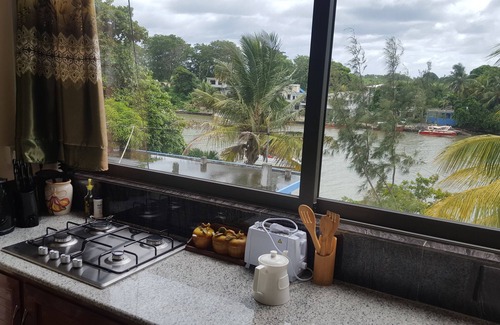 Grand River South East Casa | Riverside Holiday Home