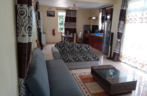 Grand River South East Casa | Riverside Holiday Home
