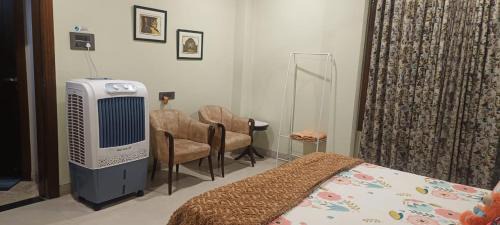 Sualkuchi Casa | Riverside Palm Deluxe Double Room with AC in a house near Kamakhya and IHR