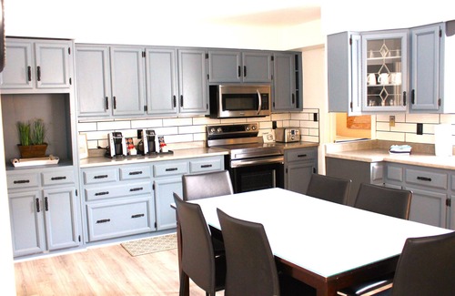 Regional District of Nanaimo Casa | Riverside Resort - House on the River (4 Bed 3 Bath Character House)