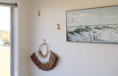 Coolangatta Casa | Riverside Retreat, Coolangatta, near Seven Mile Beach