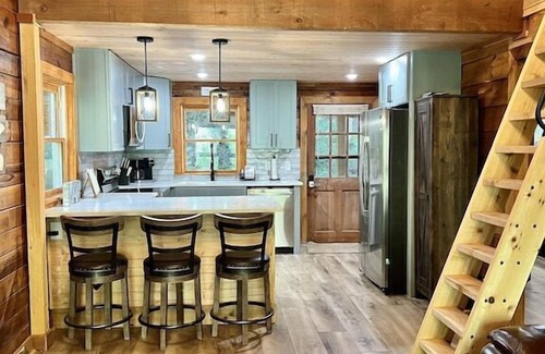 Ellijay Cabina | Riverside Retreat Cartecay, Hot Tub, Fire Pit, Gameroom