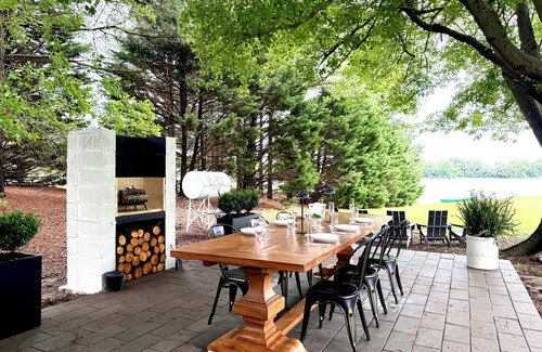 Hague Casa | Waterfront 3-Bed Oasis Perfect for City Getaway