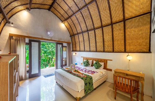 Sukawati Hotel | Riverside Retreat