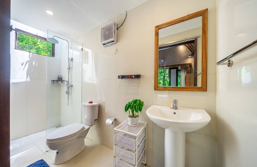 Sukawati Hotel | Riverside Retreat