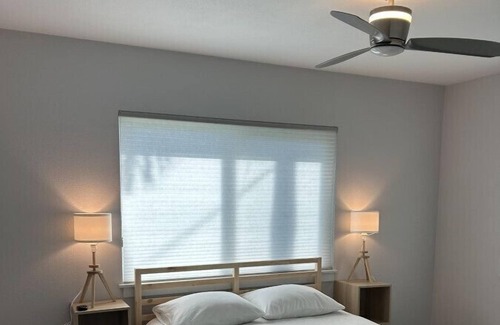 Riverside Heights Casa | Riverside Retreat near Armature