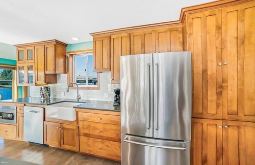 Kernville Casa | Riverside retreat with stunning views, historic charm - Coastal adventure awaits