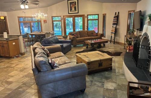 Ruidoso Casa | Riverside Retreat