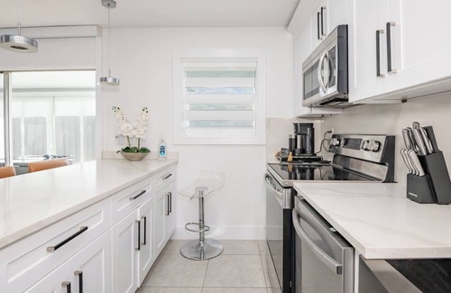 South Daytona Apartamento | Riverside Retreat w/Fireplace