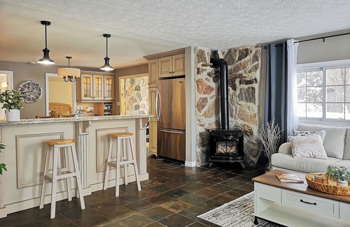Walkerton Casa | Riverside Retreat with Hot Tub