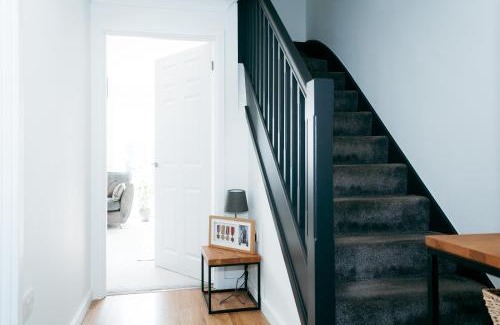 Shefford Cama Y Desayuno | Riverside Stays, Modern House Stays, Shefford, Bedfordshire