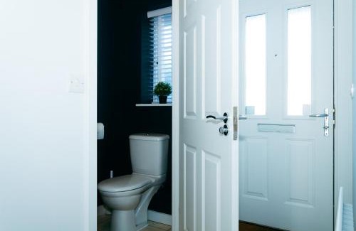 Shefford Cama Y Desayuno | Riverside Stays, Modern House Stays, Shefford, Bedfordshire