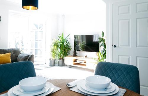 Shefford Cama Y Desayuno | Riverside Stays, Modern House Stays, Shefford, Bedfordshire