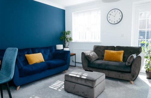 Shefford Cama Y Desayuno | Riverside Stays, Modern House Stays, Shefford, Bedfordshire