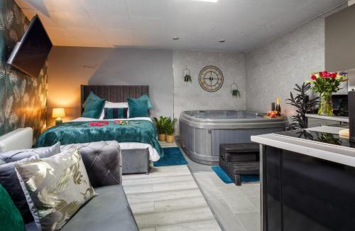 Sheffield Apartamento | Riverside studio with Jacuzzi!