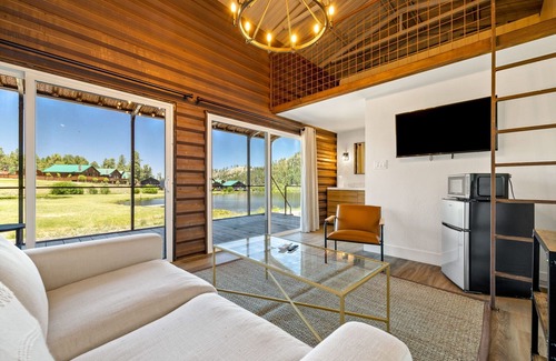 Springerville Cabina | Riverside Suite Casita 7