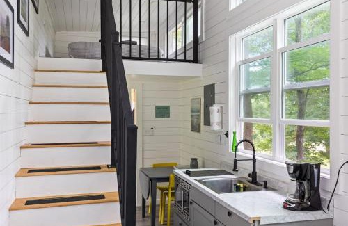 Johnson Casa | Riverside Tiny House with hot tub near Stowe