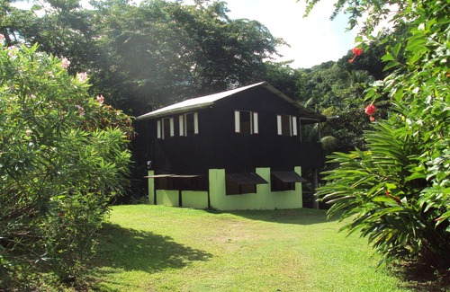 Calibishie Casa | Riversiedview House