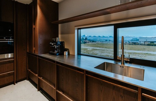 Wanaka Casa | Riverslea | Sleeps 10 | Pool